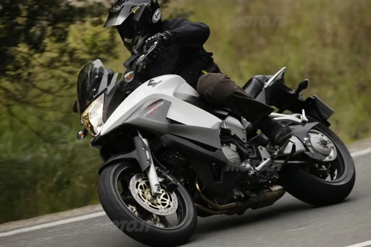 Honda Crossrunner   (16)