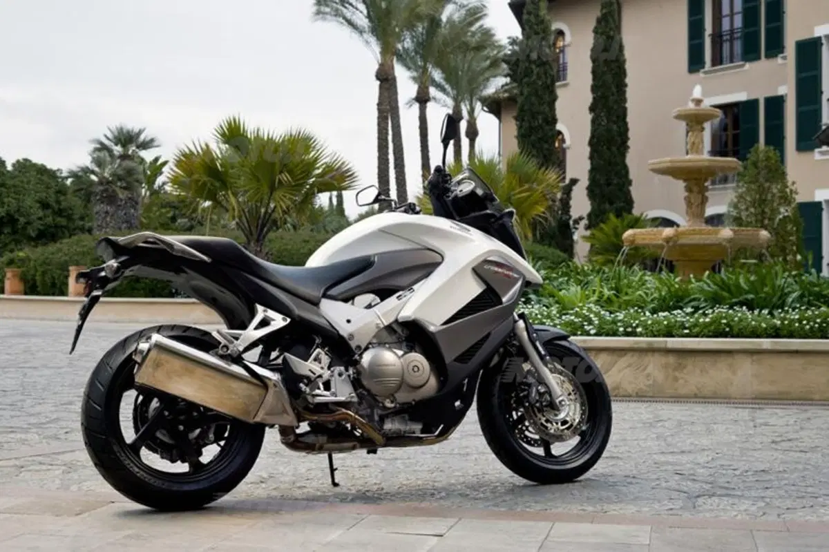 Honda Crossrunner   (20)