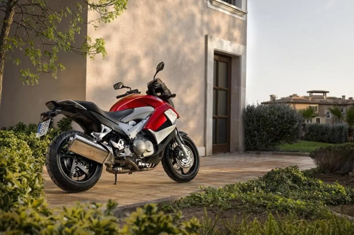Honda Crossrunner   (27)
