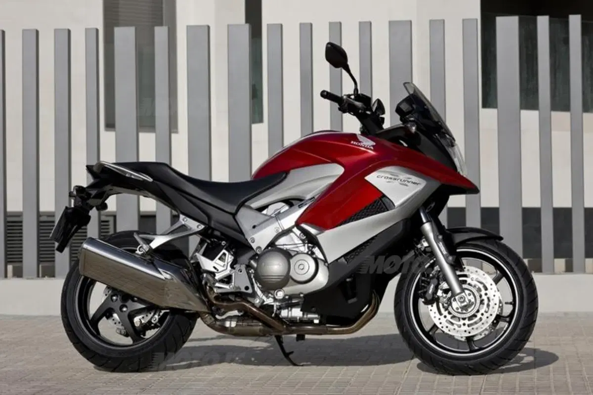 Honda Crossrunner   (31)