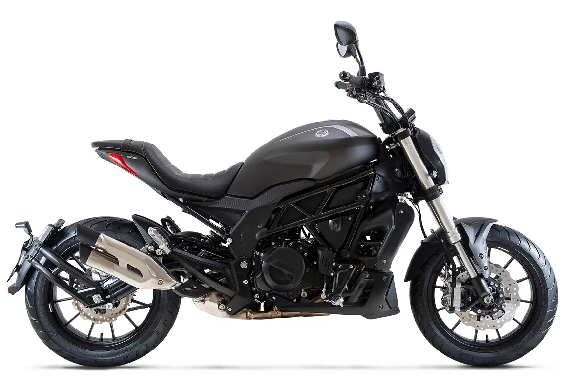 Benelli 502c arriva nelle concessionarie (13)