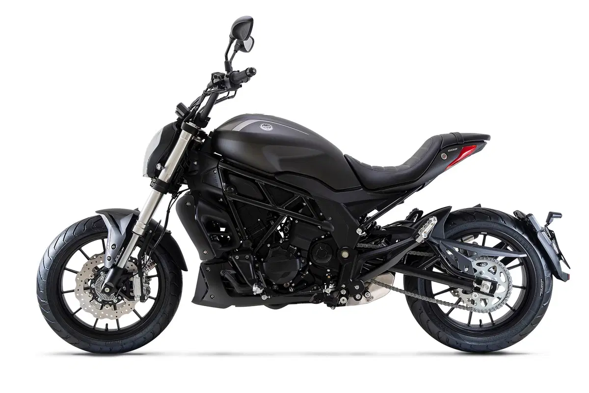 Benelli 502c arriva nelle concessionarie (14)