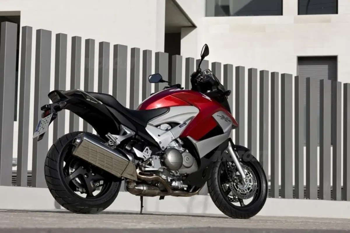 Honda Crossrunner   (32)
