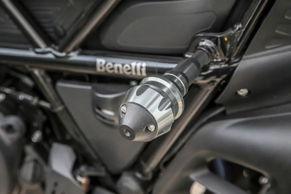 Benelli 502c arriva nelle concessionarie (4)