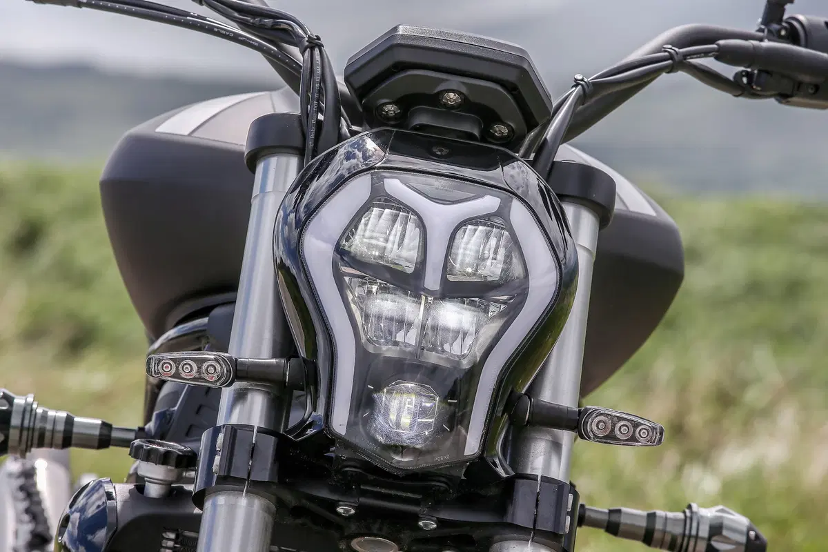 Benelli 502c arriva nelle concessionarie (8)