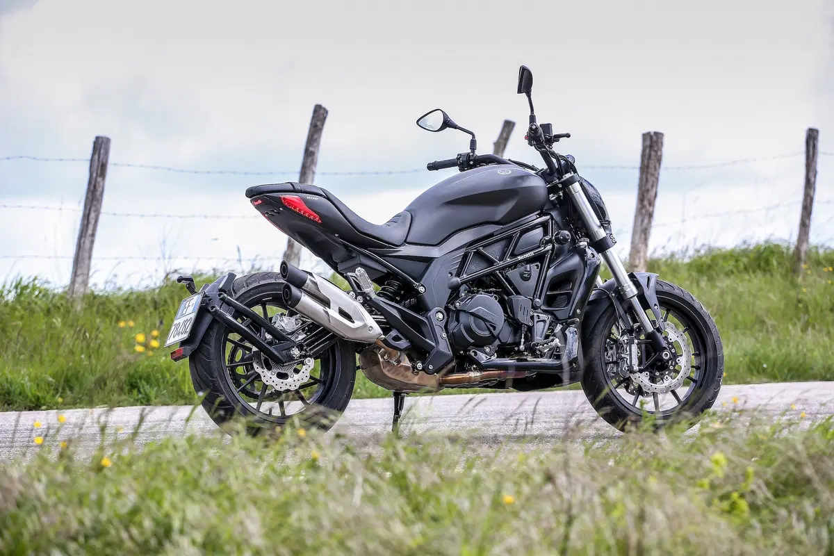 Benelli 502c arriva nelle concessionarie (10)