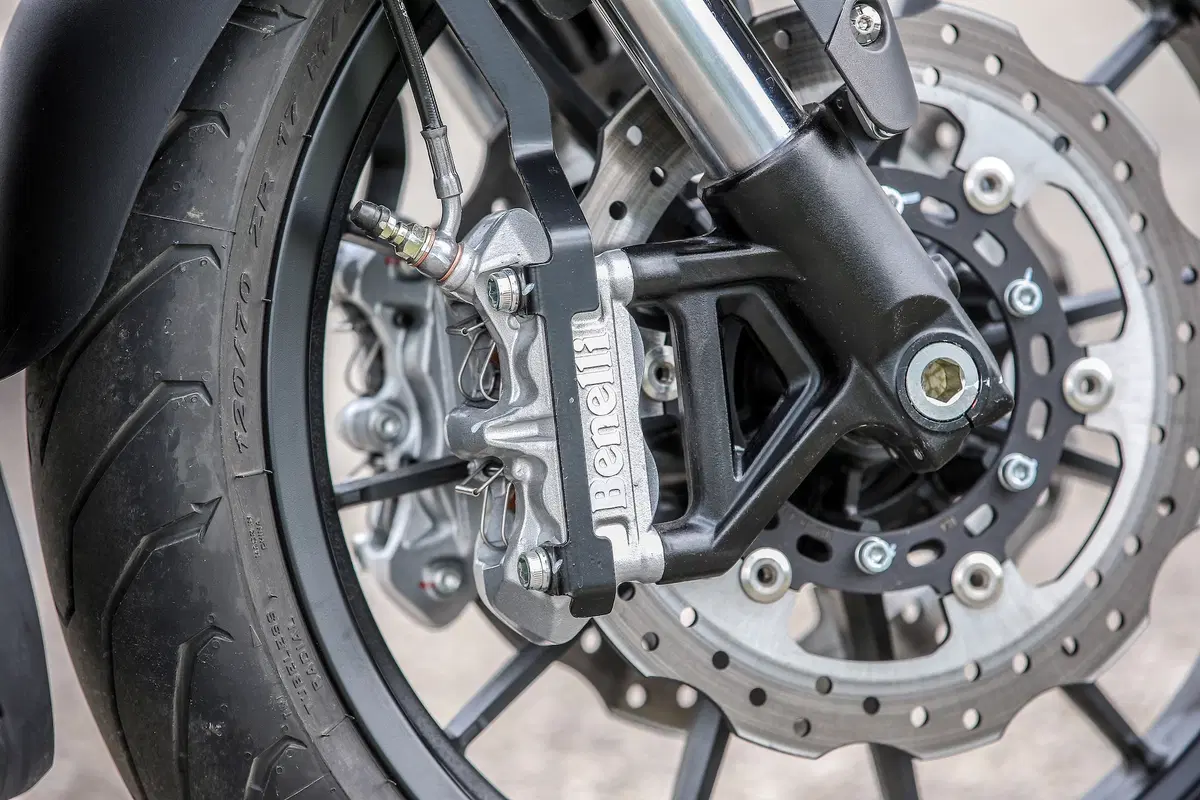 Benelli 502c arriva nelle concessionarie (12)