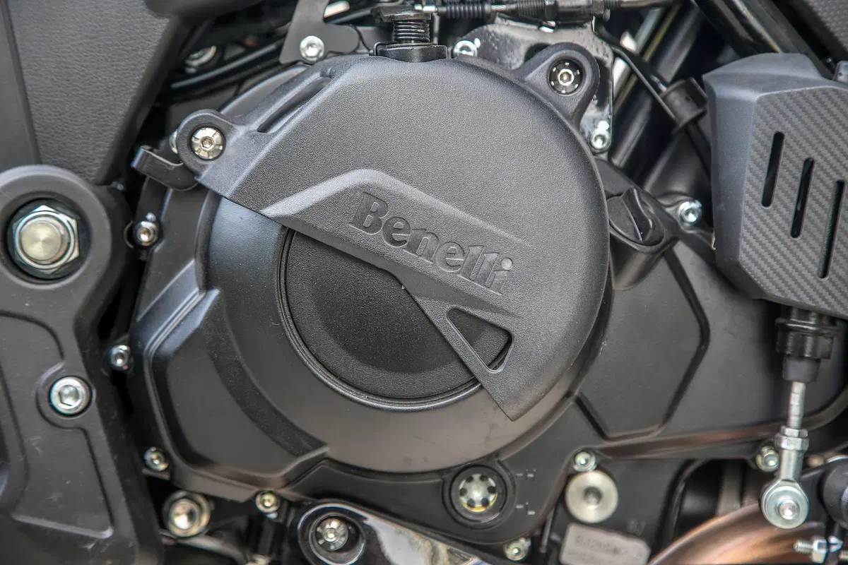 Benelli 502c arriva nelle concessionarie (15)