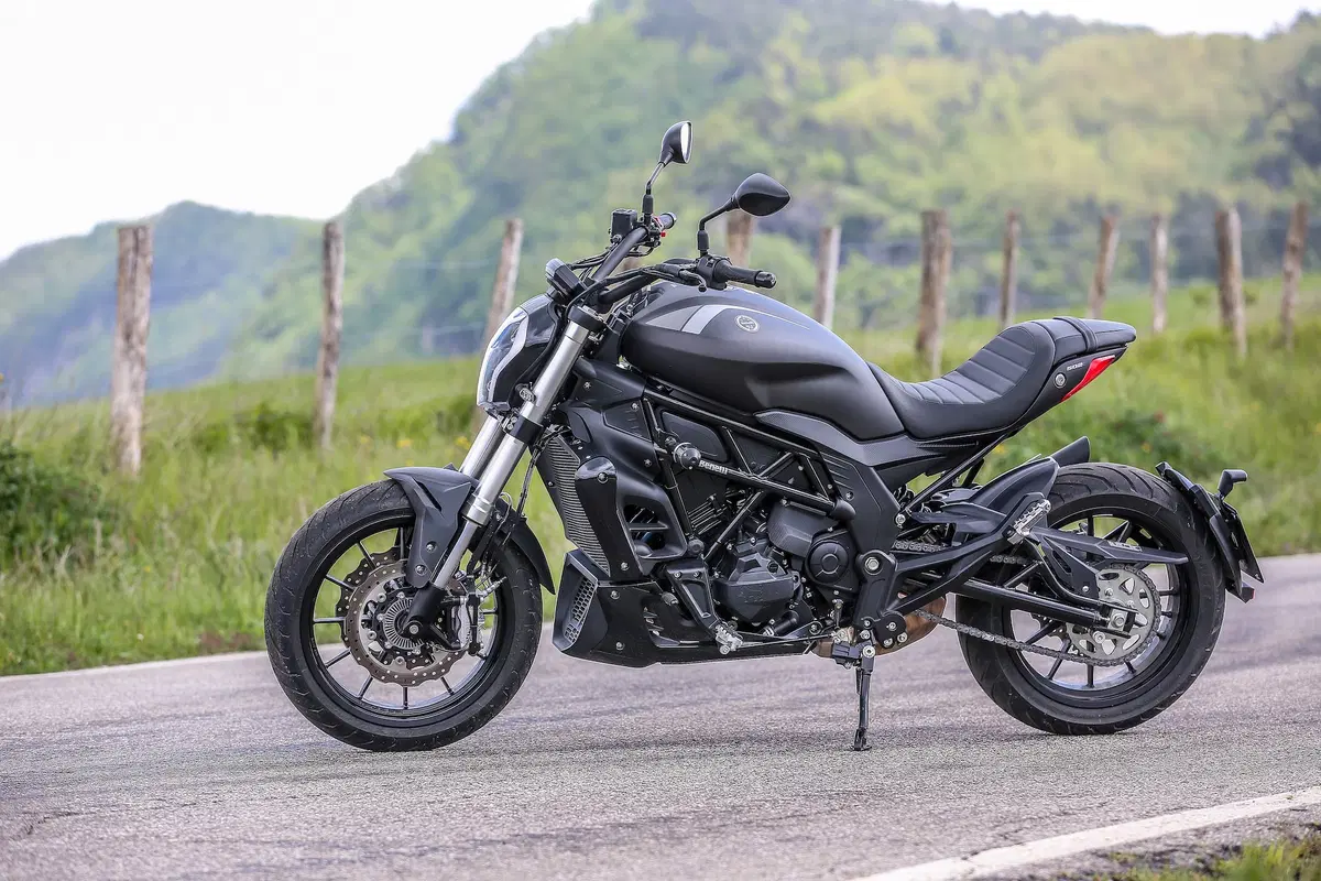 Benelli 502c arriva nelle concessionarie (16)