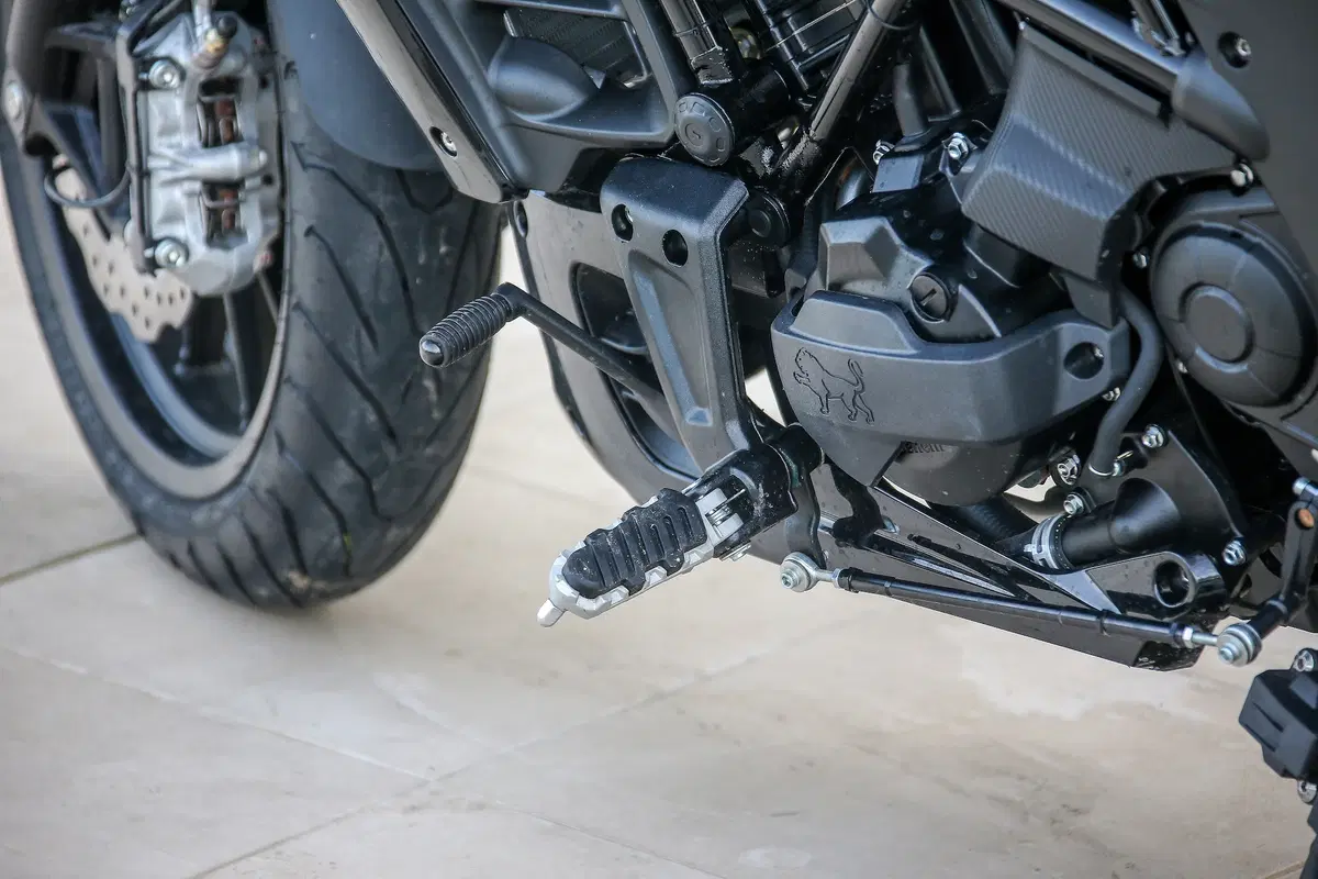 Benelli 502c arriva nelle concessionarie (21)