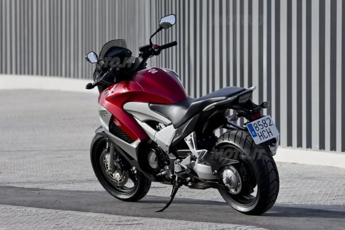 Honda Crossrunner   (35)