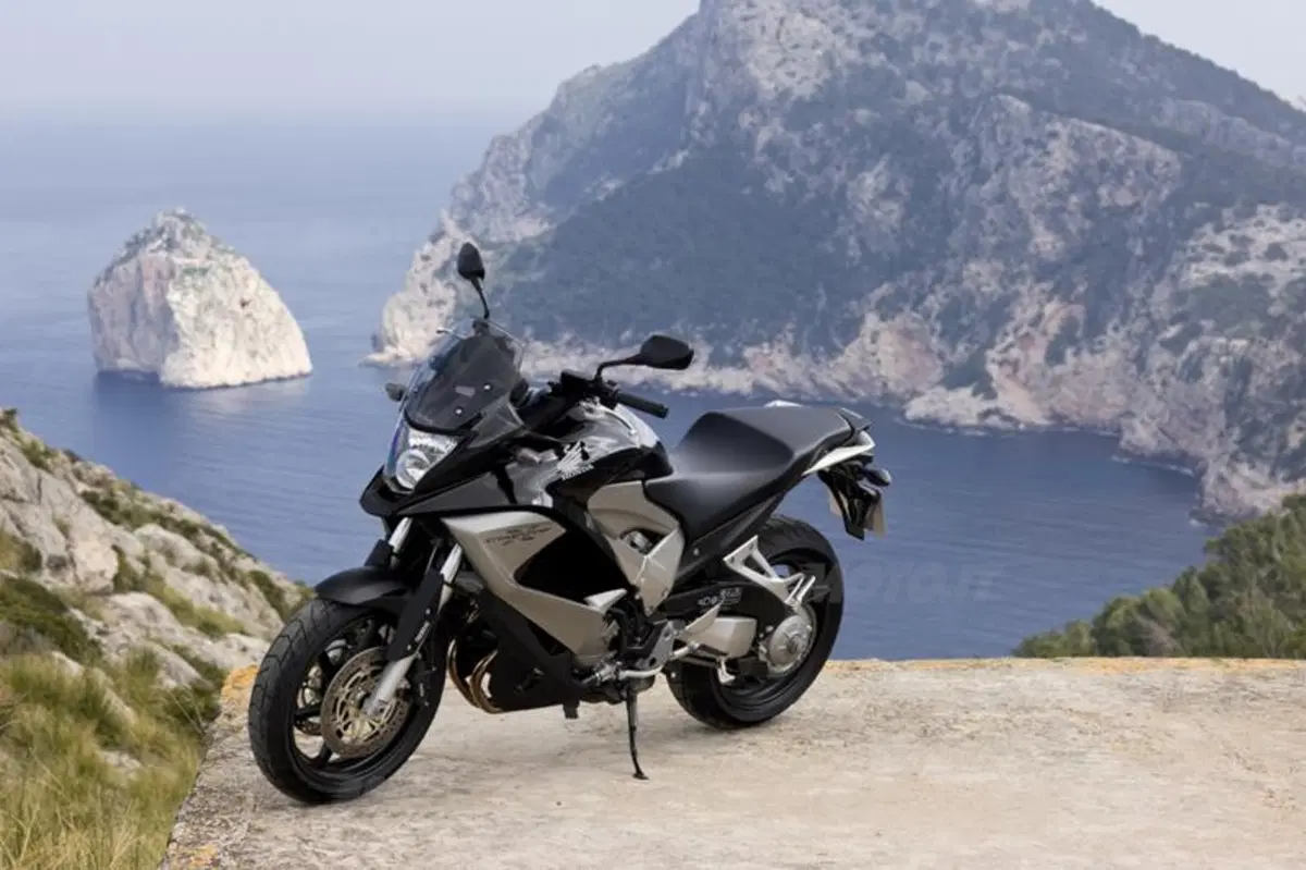 Honda Crossrunner   (39)