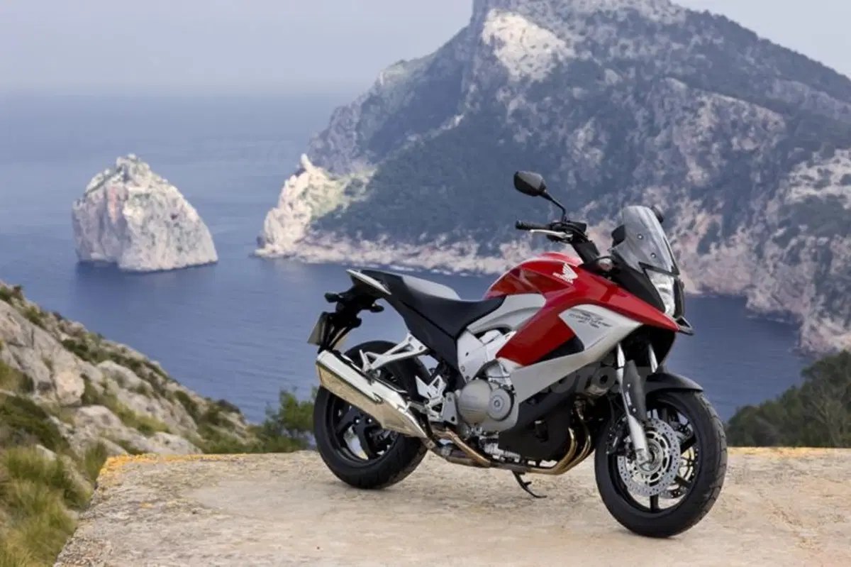 Honda Crossrunner   (40)