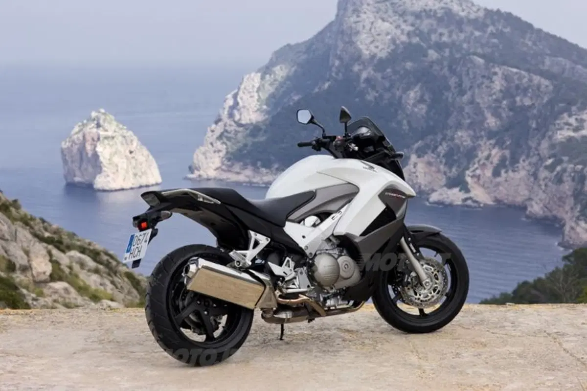 Honda Crossrunner   (41)