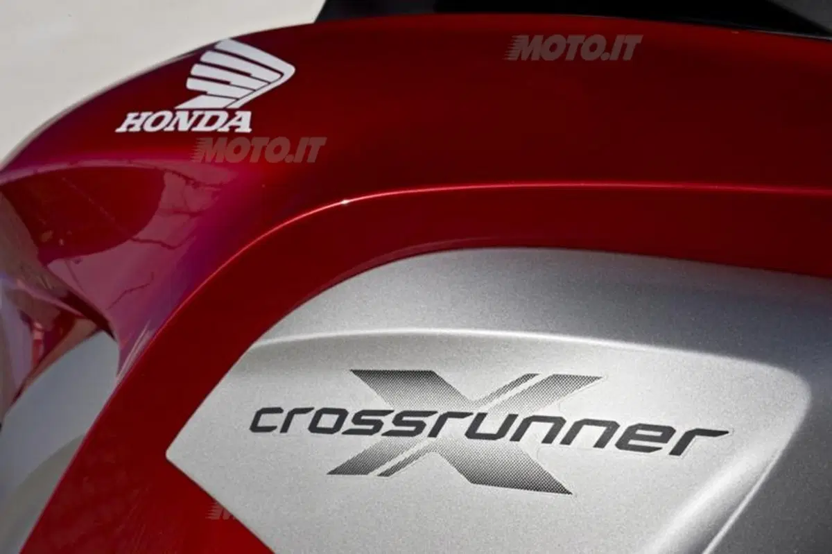 Honda Crossrunner   (46)