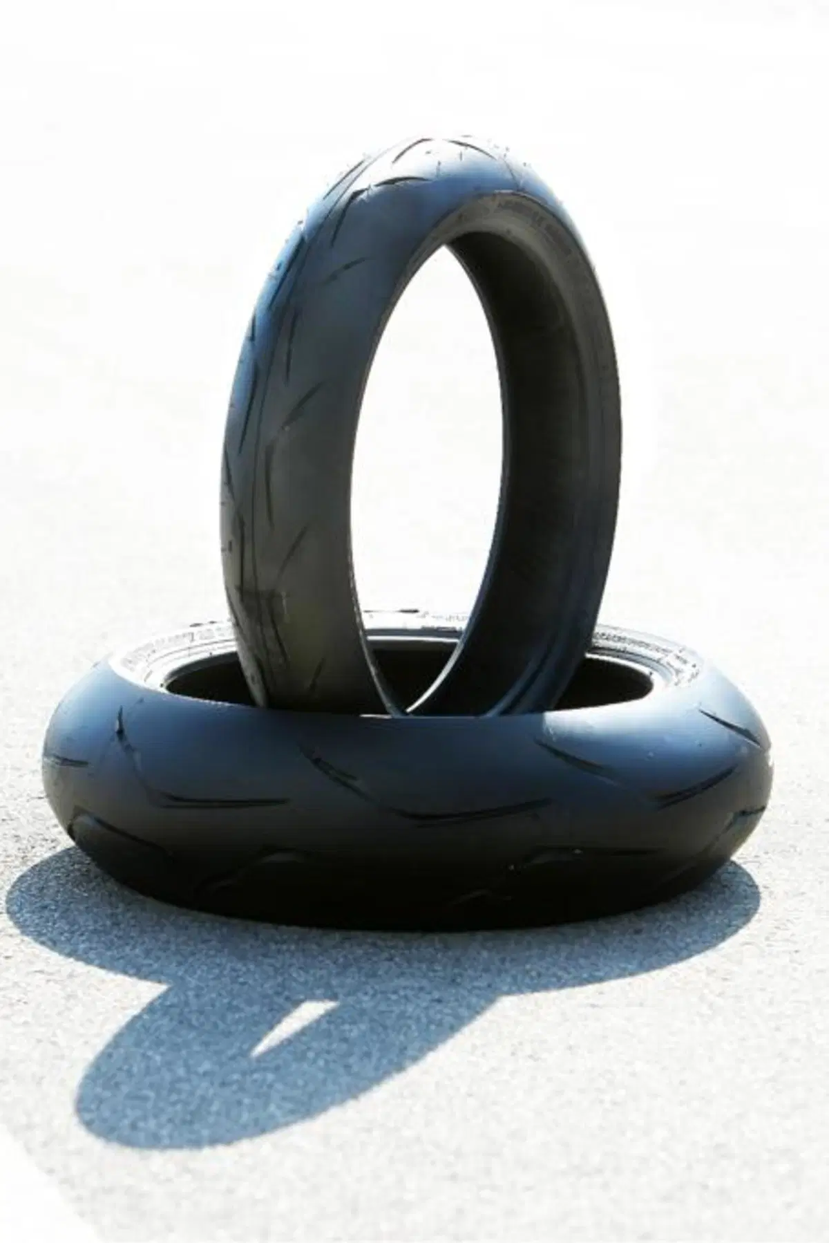 Battlax Racing R10, il nuovo pneumatico da pista Bridgestone  (2)