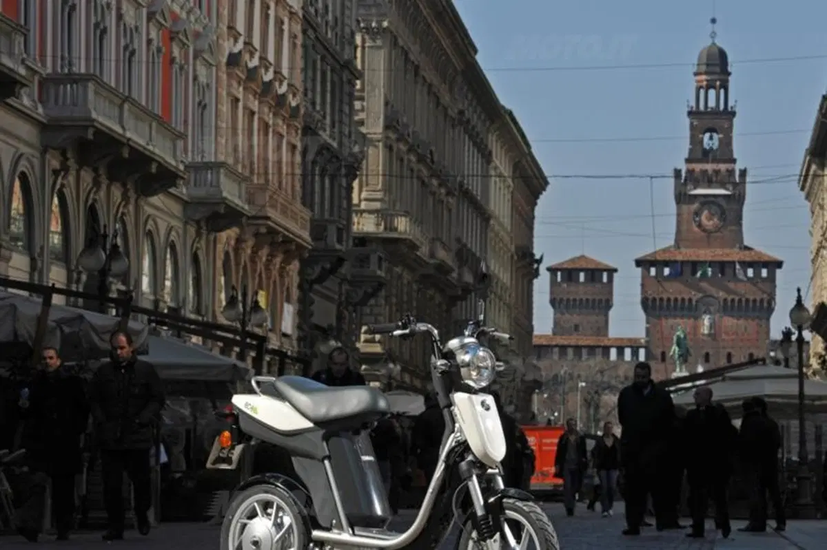 Yamaha EC-03    (13)