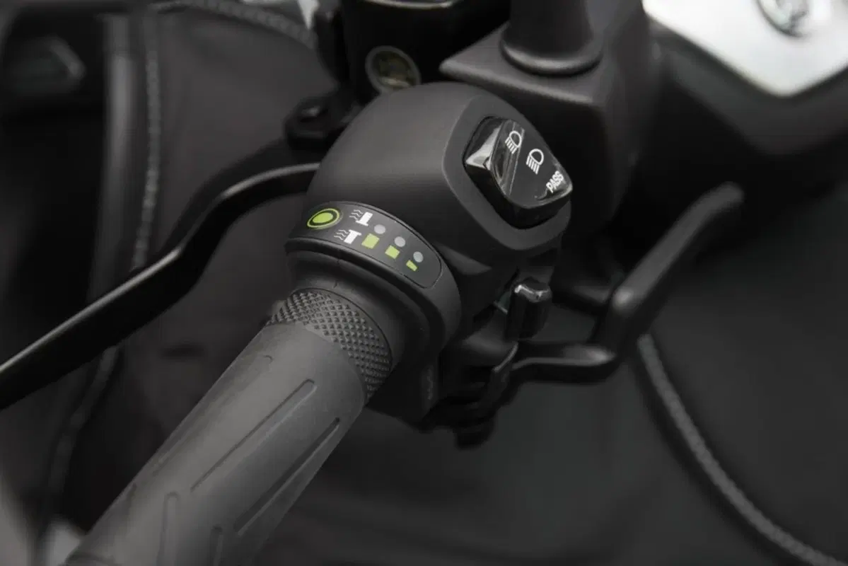 Yamaha XMAX 300 Iron Max Bandertest, la prova interattiva (6)