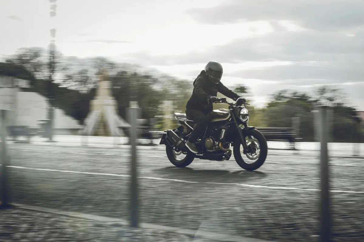 Husqvarna Svartpilen 701 Style. La serie speciale è in vendita (12)
