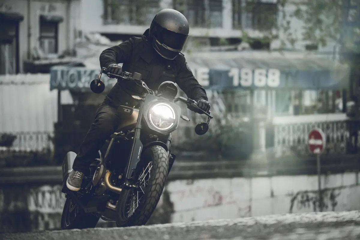 Husqvarna Svartpilen 701 Style. La serie speciale è in vendita (10)