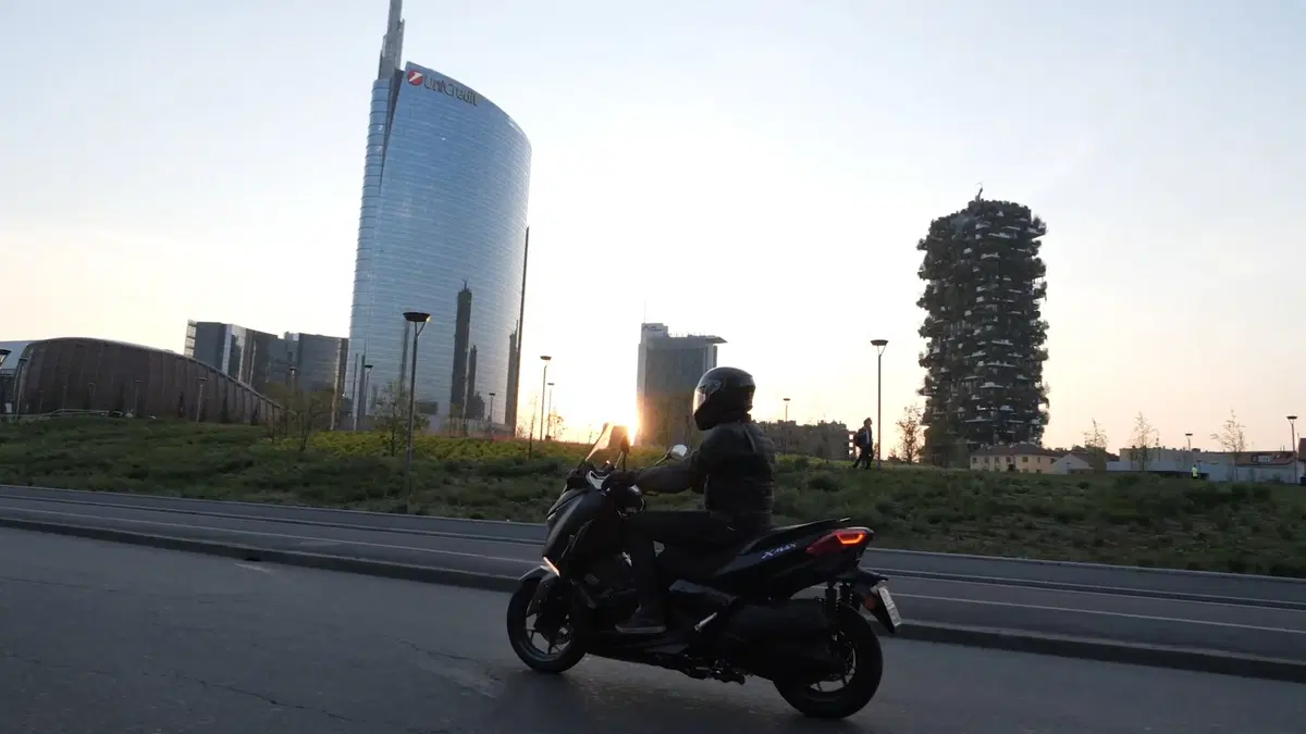 Yamaha XMAX 300 Iron Max Bandertest, la prova interattiva (2)