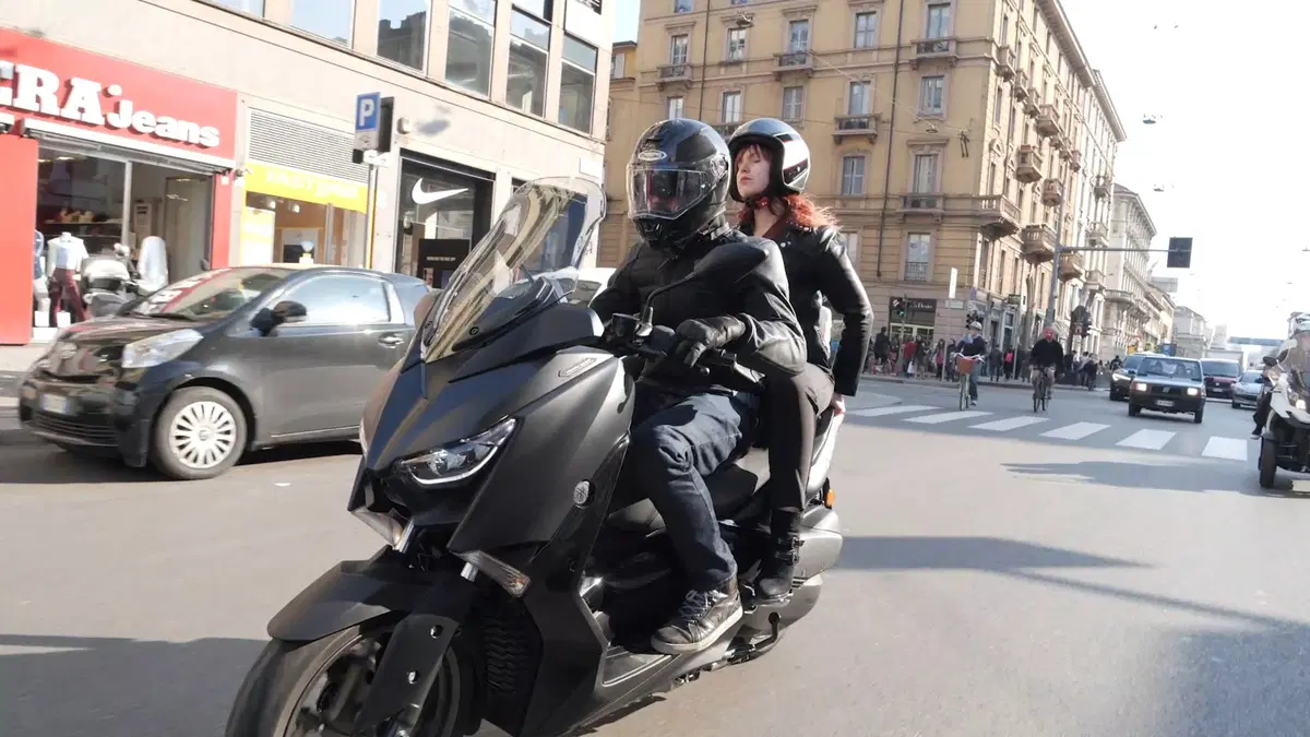 Yamaha XMAX 300 Iron Max Bandertest, la prova interattiva (19)