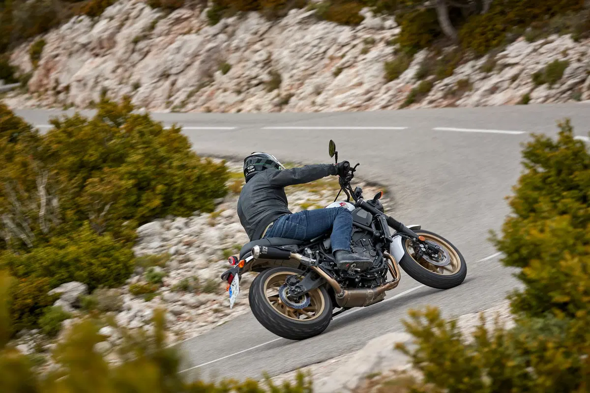 XSR700 XTribute: TEST, omaggio al mito XT