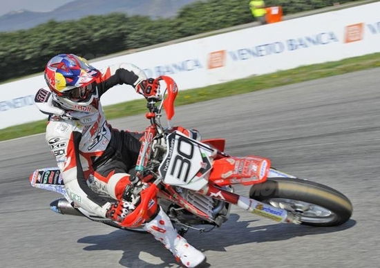 Mondiale Supermoto. Thomas Chareyre vince il GP d'Italia