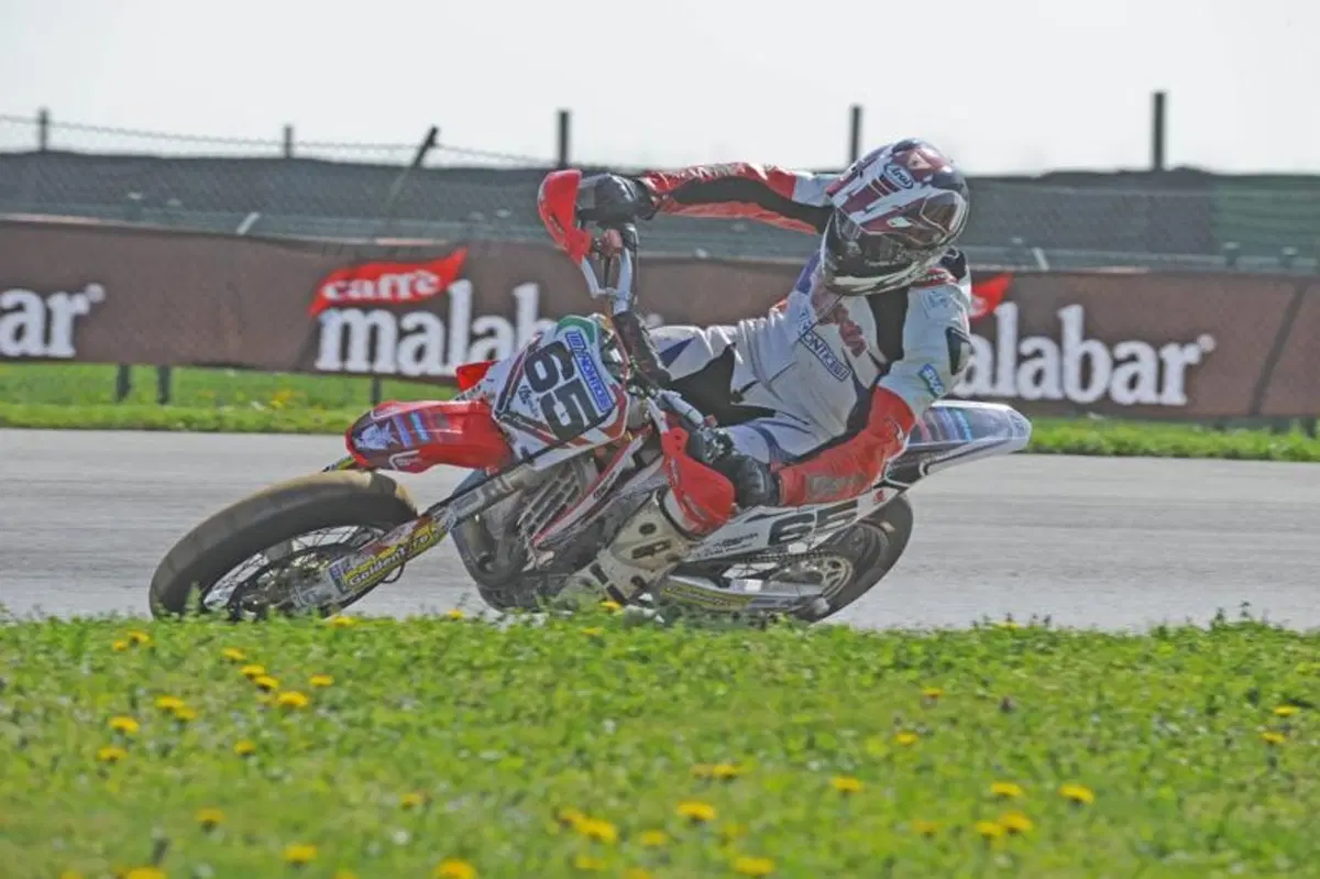 Mondiale Supermoto. Thomas Chareyre vince il GP d'Italia (2)