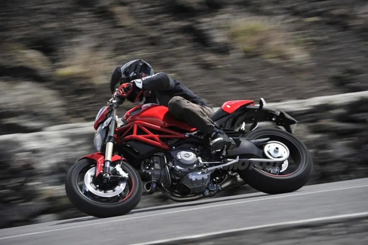 Ducati Monster 1100 Evo   (10)