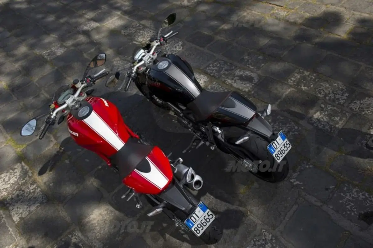 Ducati Monster 1100 Evo   (35)