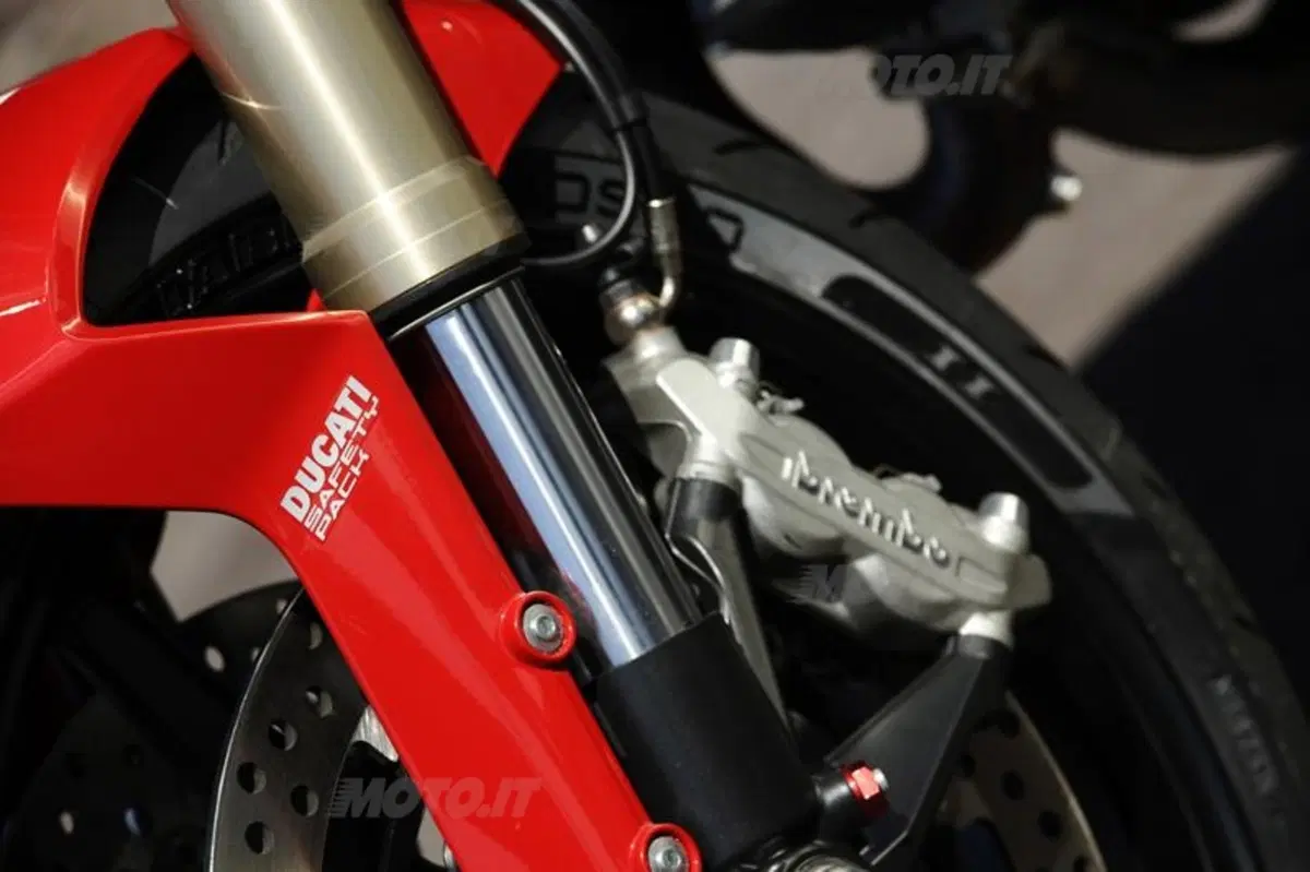 Ducati Monster 1100 Evo   (39)