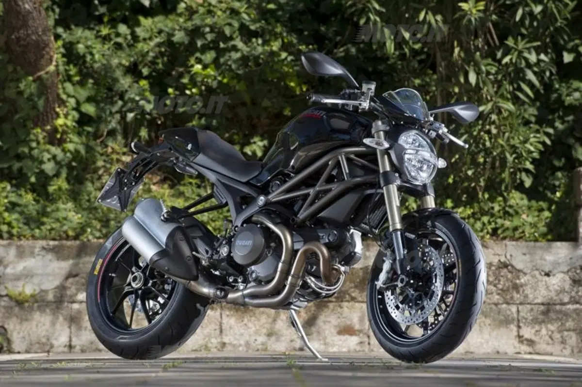 Ducati Monster 1100 Evo   (40)