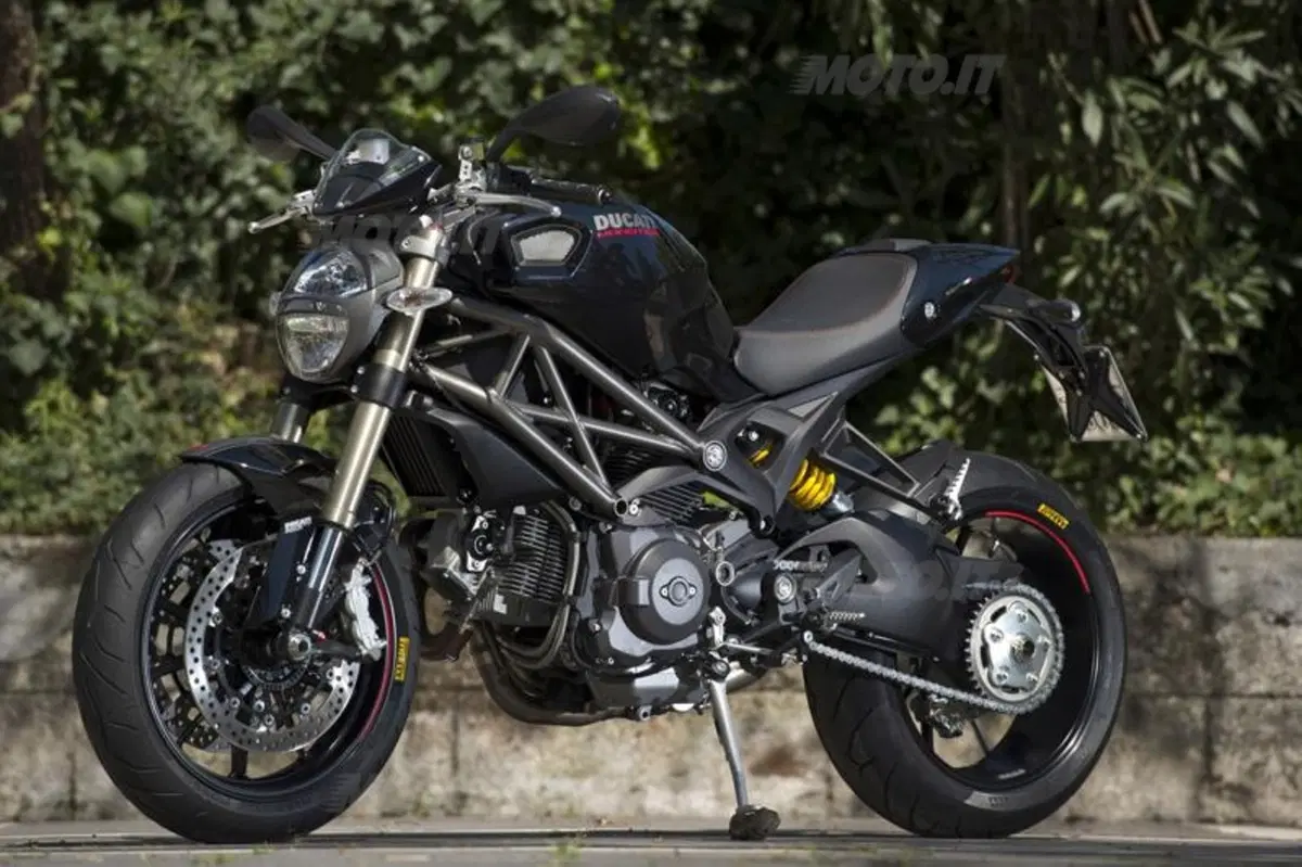 Ducati Monster 1100 Evo   (42)