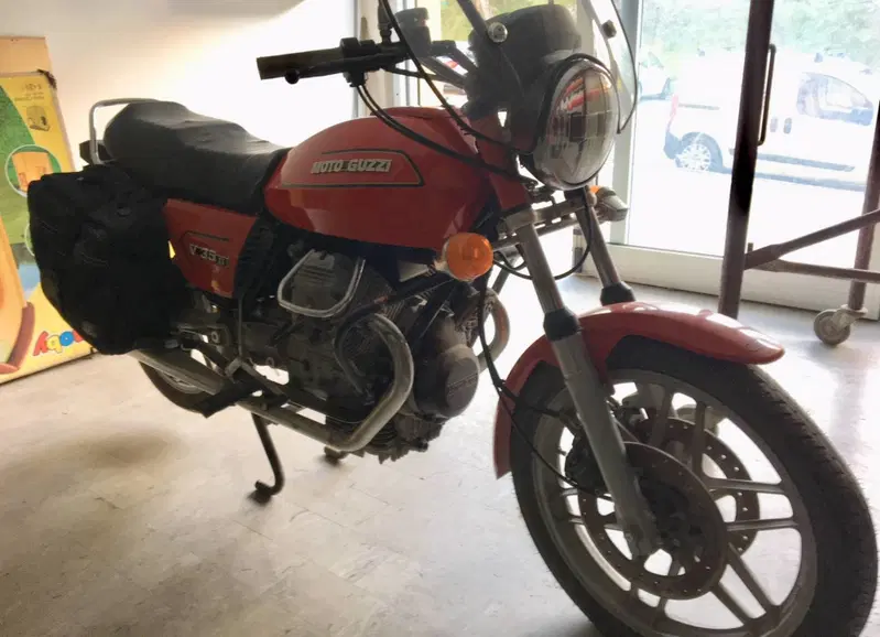 Moto Guzzi V35 II (3)