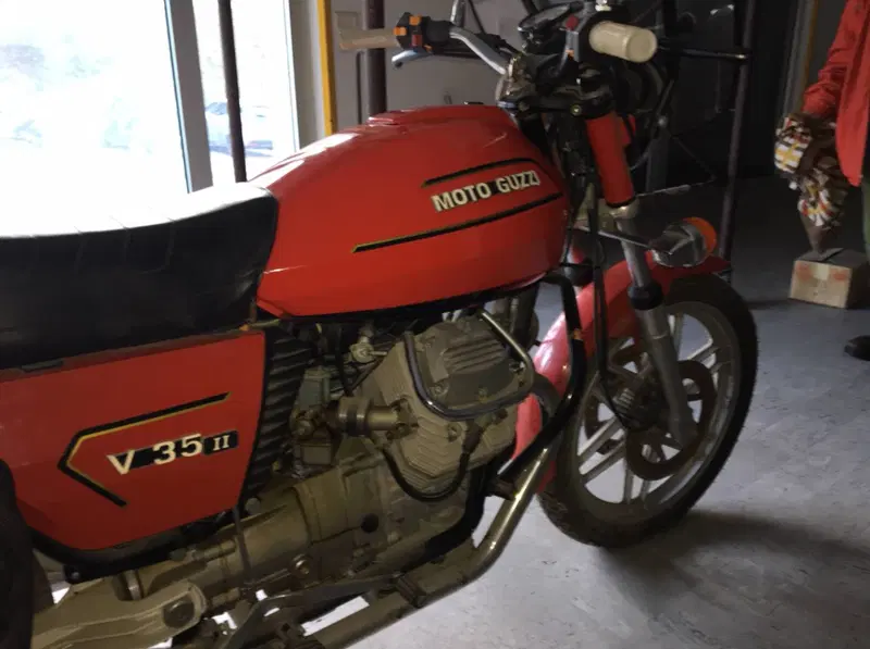 Moto Guzzi V35 II (5)