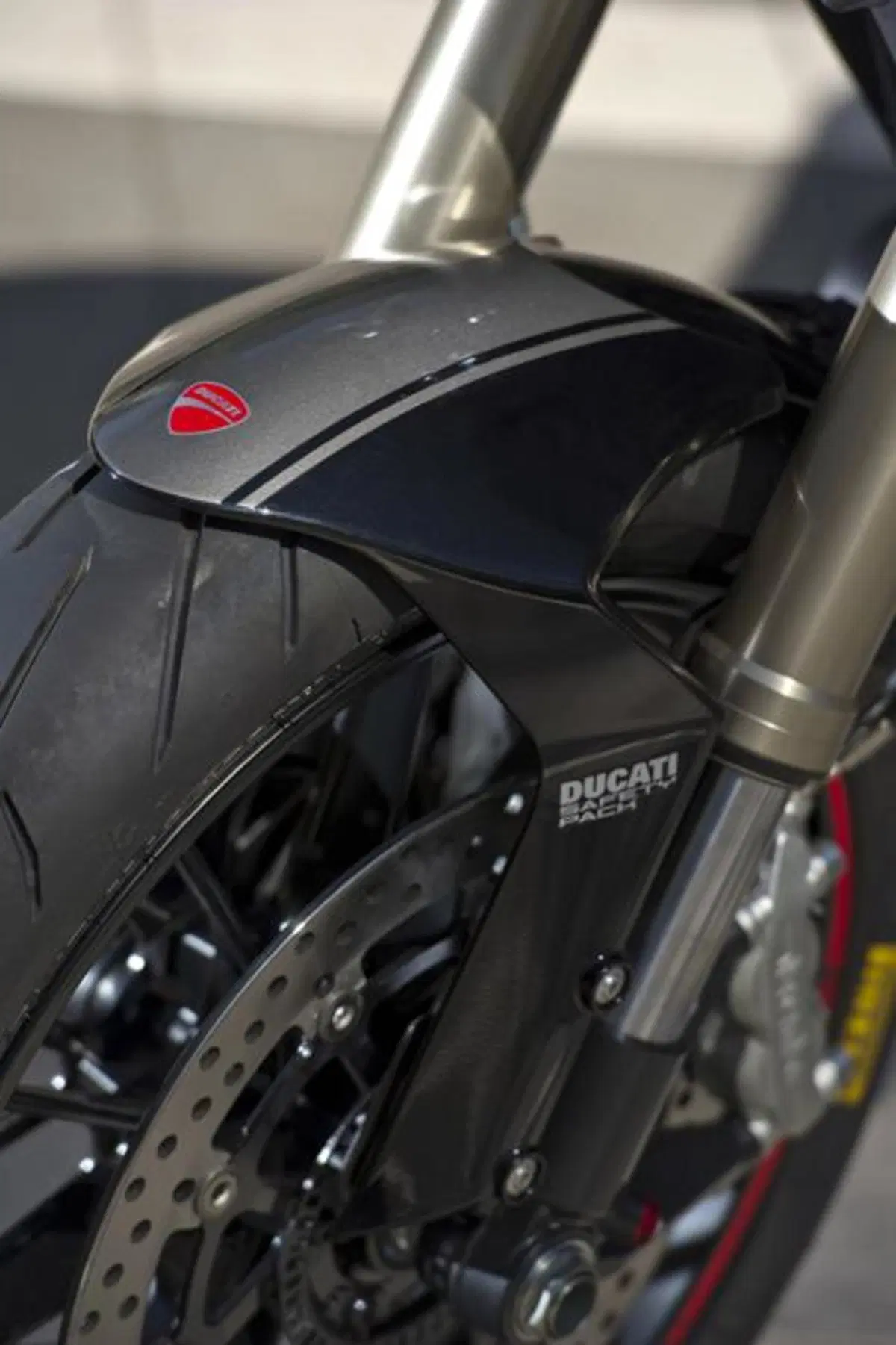 Ducati Monster 1100 Evo   (46)
