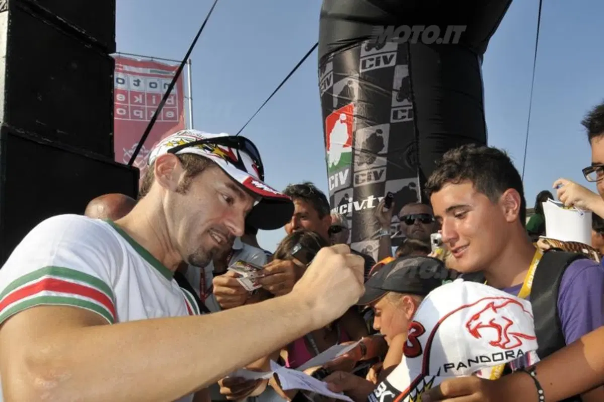 Max Biaggi a Misano per la prima tappa  del CIV (2)