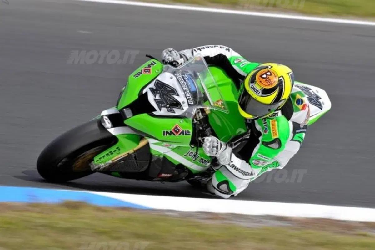 Roby Rolfo porta la Kawasaki ZX-10R alla vittoria nel CIV Superbike