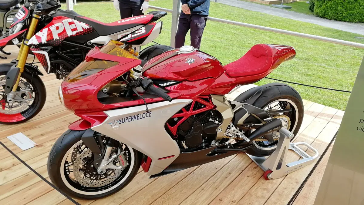 Koehler-Escoffier e BMW R 68 premiate al Concorso d'Eleganza dedicato alle moto storiche (8)