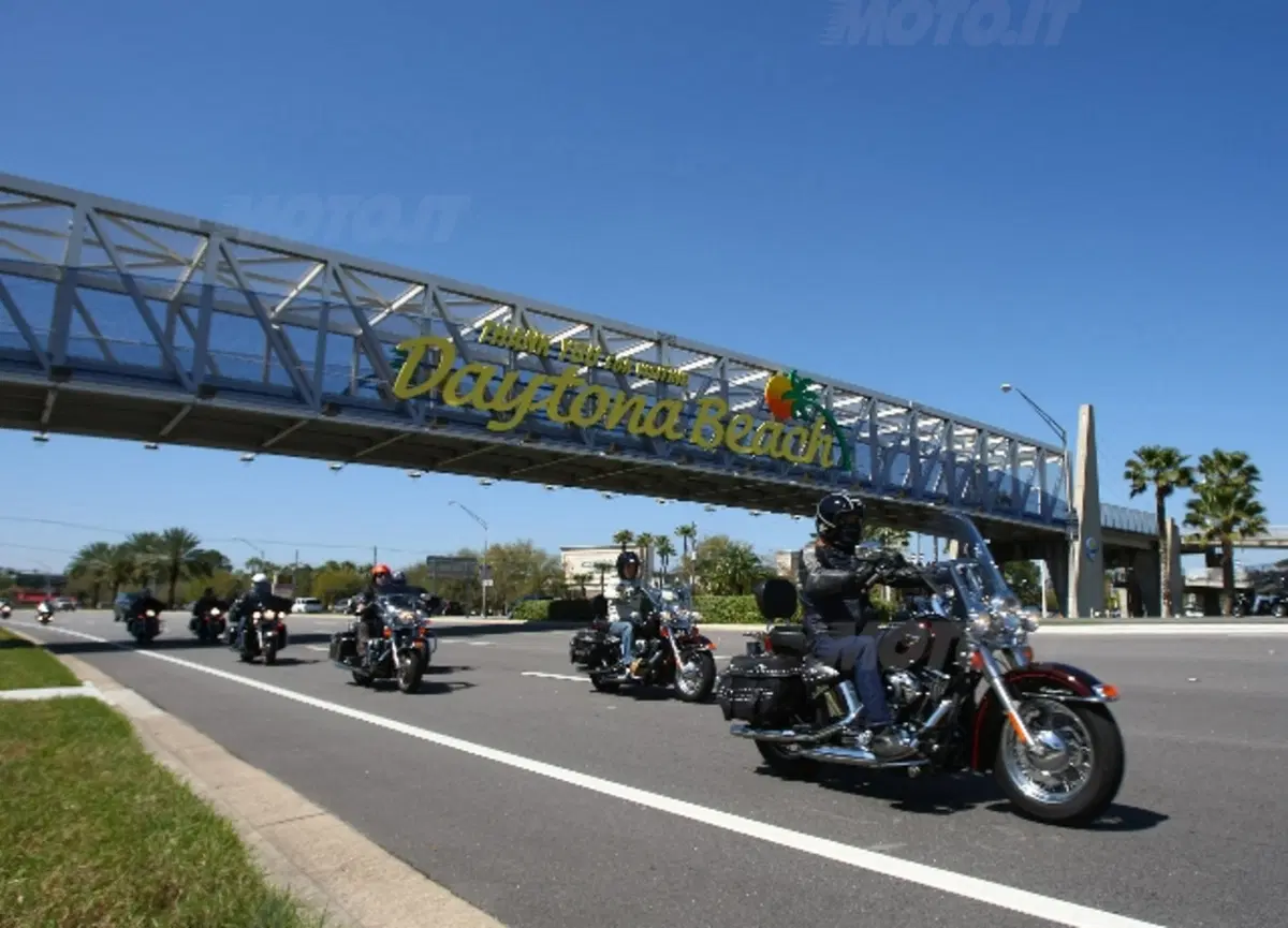 Harley-Davidson Touring 2011  (6)