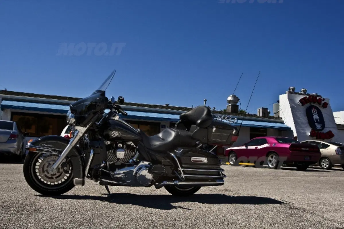 Harley-Davidson Touring 2011  (8)