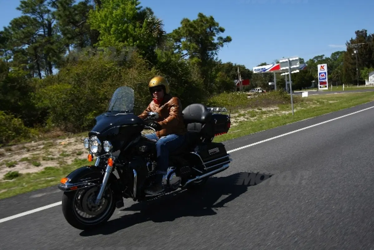 Harley-Davidson Touring 2011  (16)