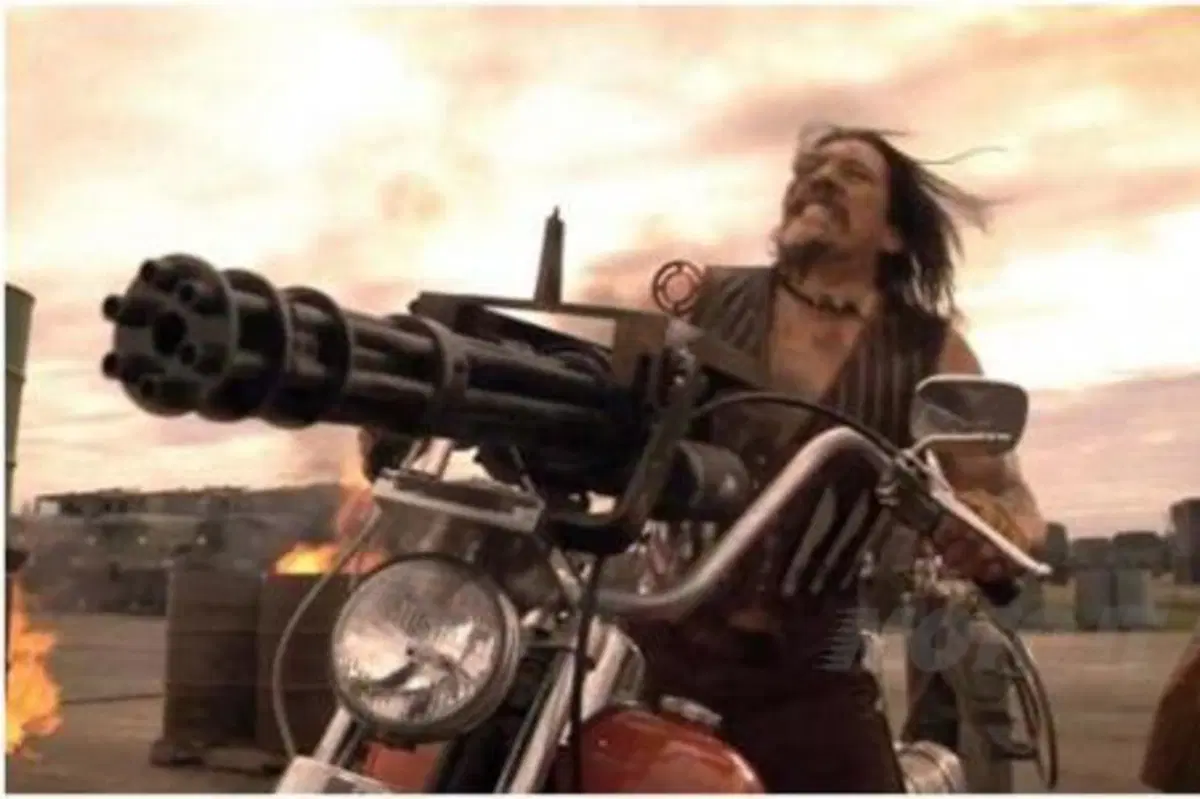 Cinema e motociclette. Machete e l'Harley-Davidson (4)