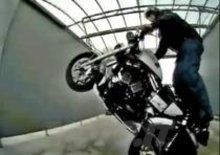 Fare stunt con una Harley Davidson