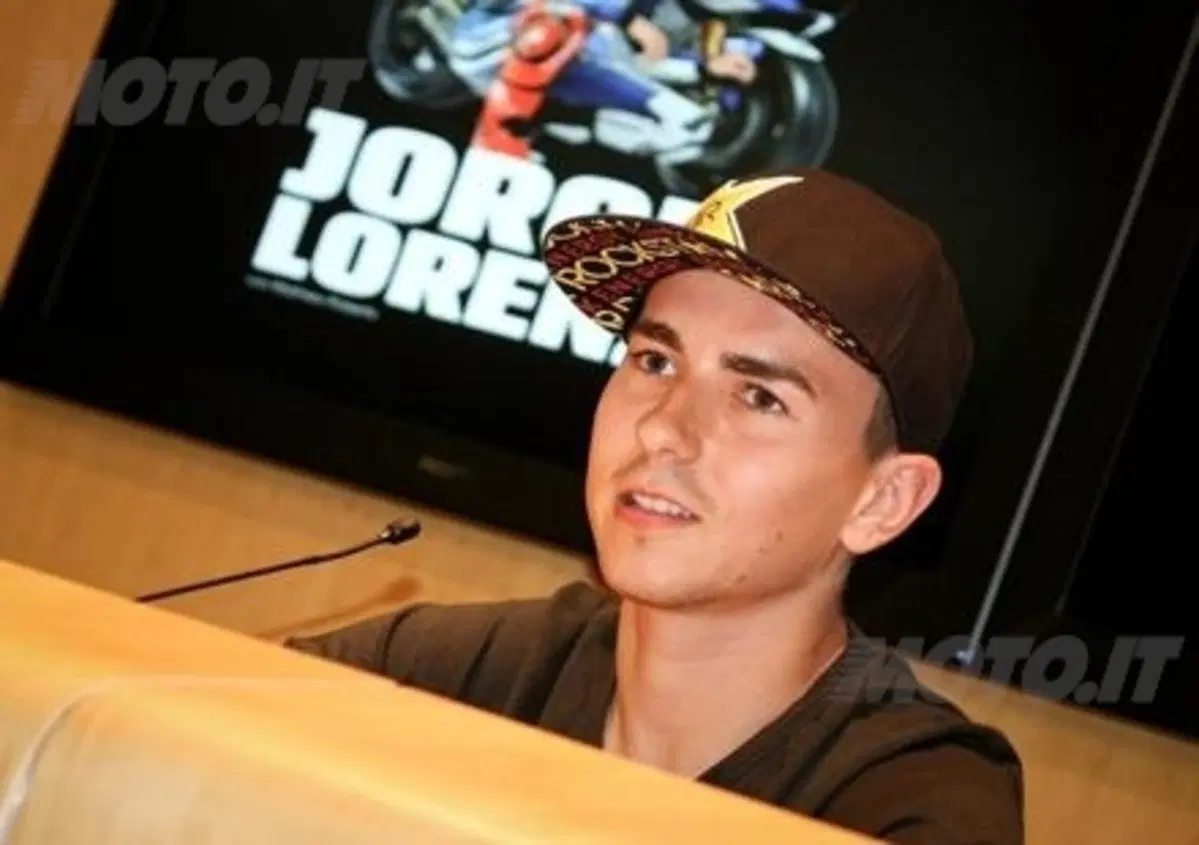 Jorge Lorenzo presenta il suo libro "Il nuovo re della MotoGP"