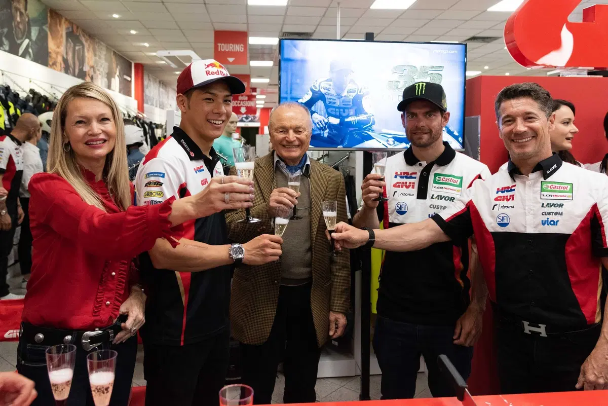 Crutchlow: 'Lavoro insieme a Márquez per rendere la Honda adatta a tutti' (8)
