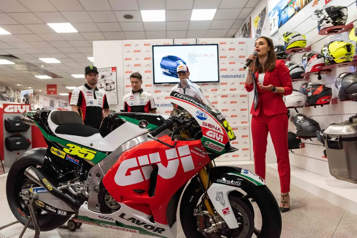 Crutchlow: "Lavoro insieme a M&aacute;rquez per rendere la Honda adatta a tutti"