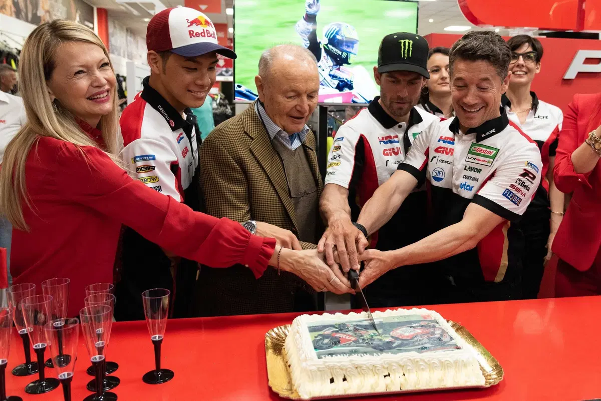 Crutchlow: 'Lavoro insieme a Márquez per rendere la Honda adatta a tutti' (23)