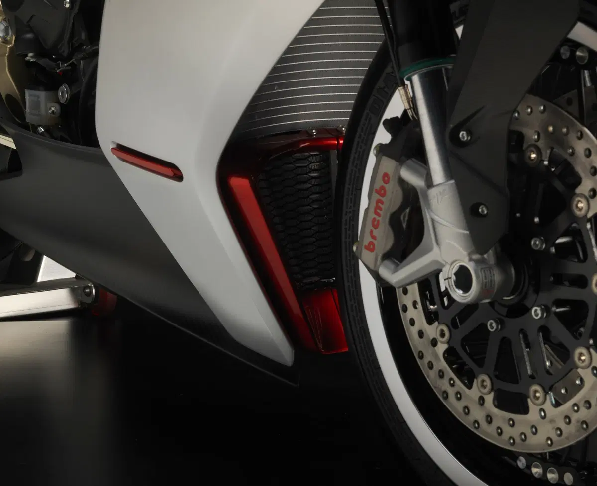MV Agusta Superveloce 800 Serie Oro: 300 esemplari dal 2020 (6)